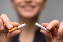 Bij kanker is het soms nog moeilijker om te stoppen met roken, maar dan is het aanbevolen om daar met uw arts over te spreken.