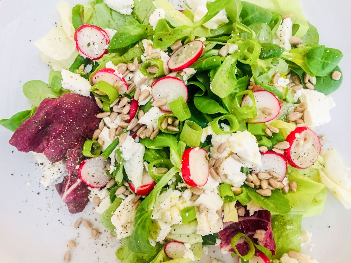 Salade met fetakaas en radijsjes