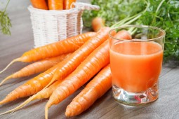 Het antikankereffect van vitamine A houdt mogelijk verband met carotenoïden in groenten en/of supplementen. 